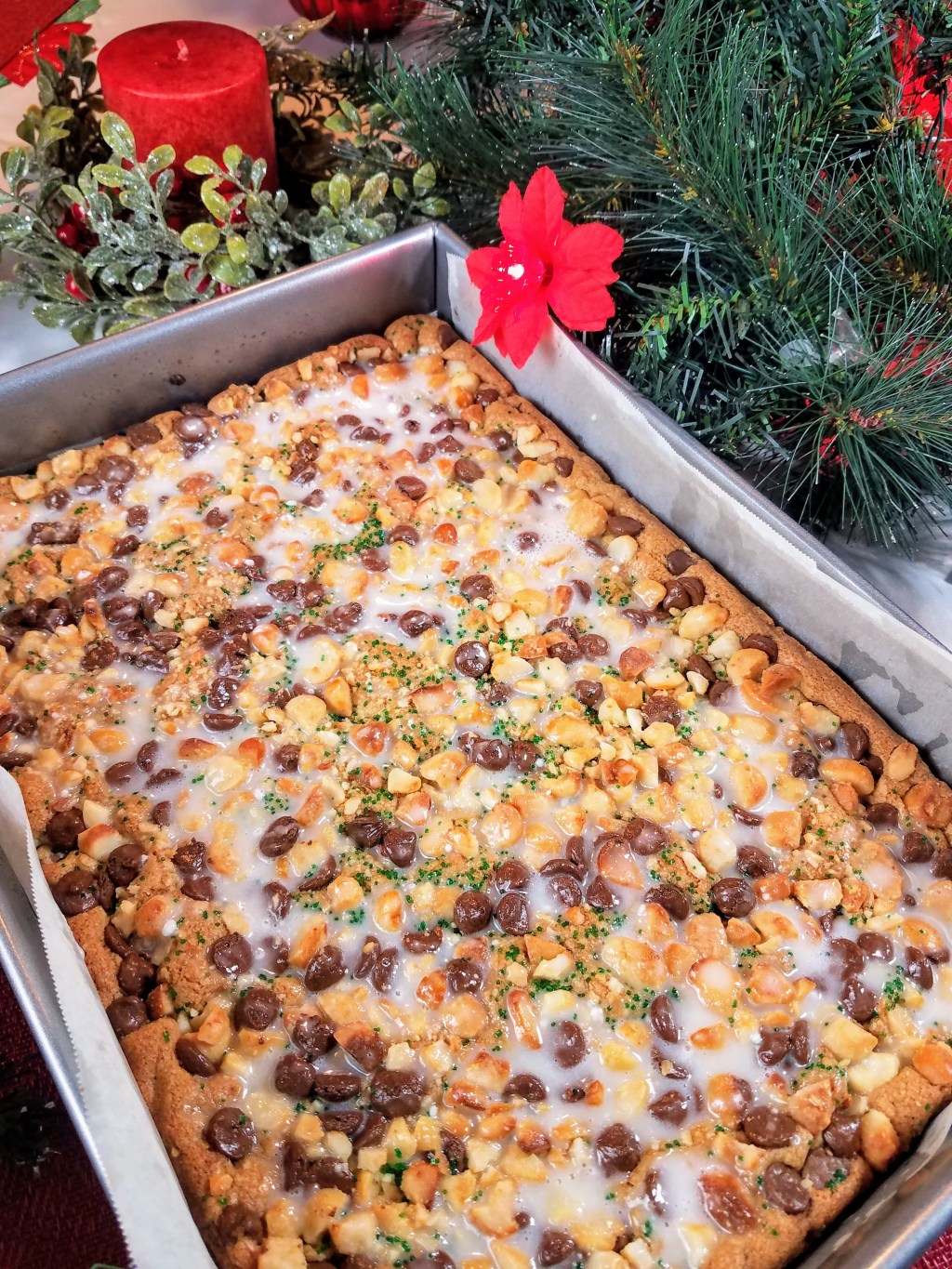 Chocolate and Macadamia Cookie&nbsp;Bars